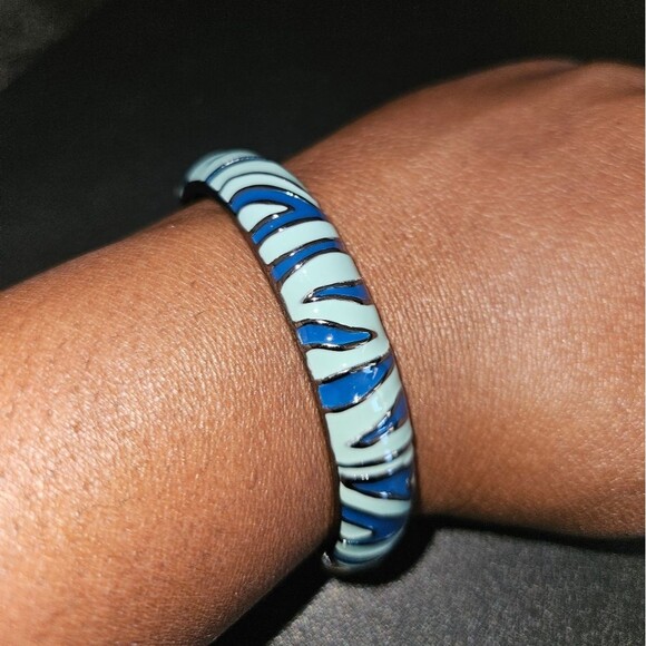 Blue & Green 2 pc. Zebra Print Metal Hinge Bracelets - Picture 4 of 7